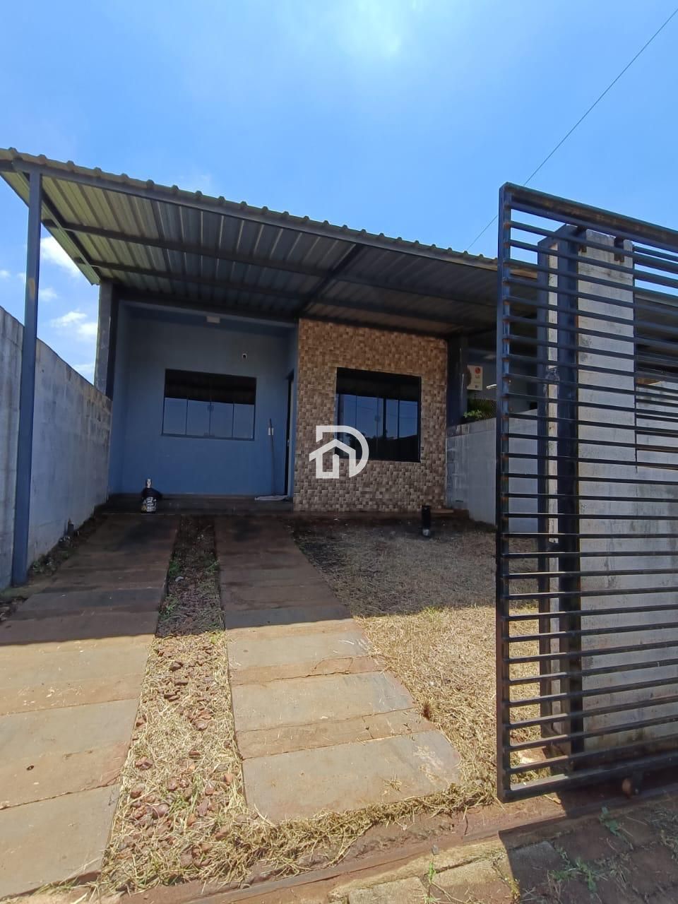 3 casas esquina por R$750.000