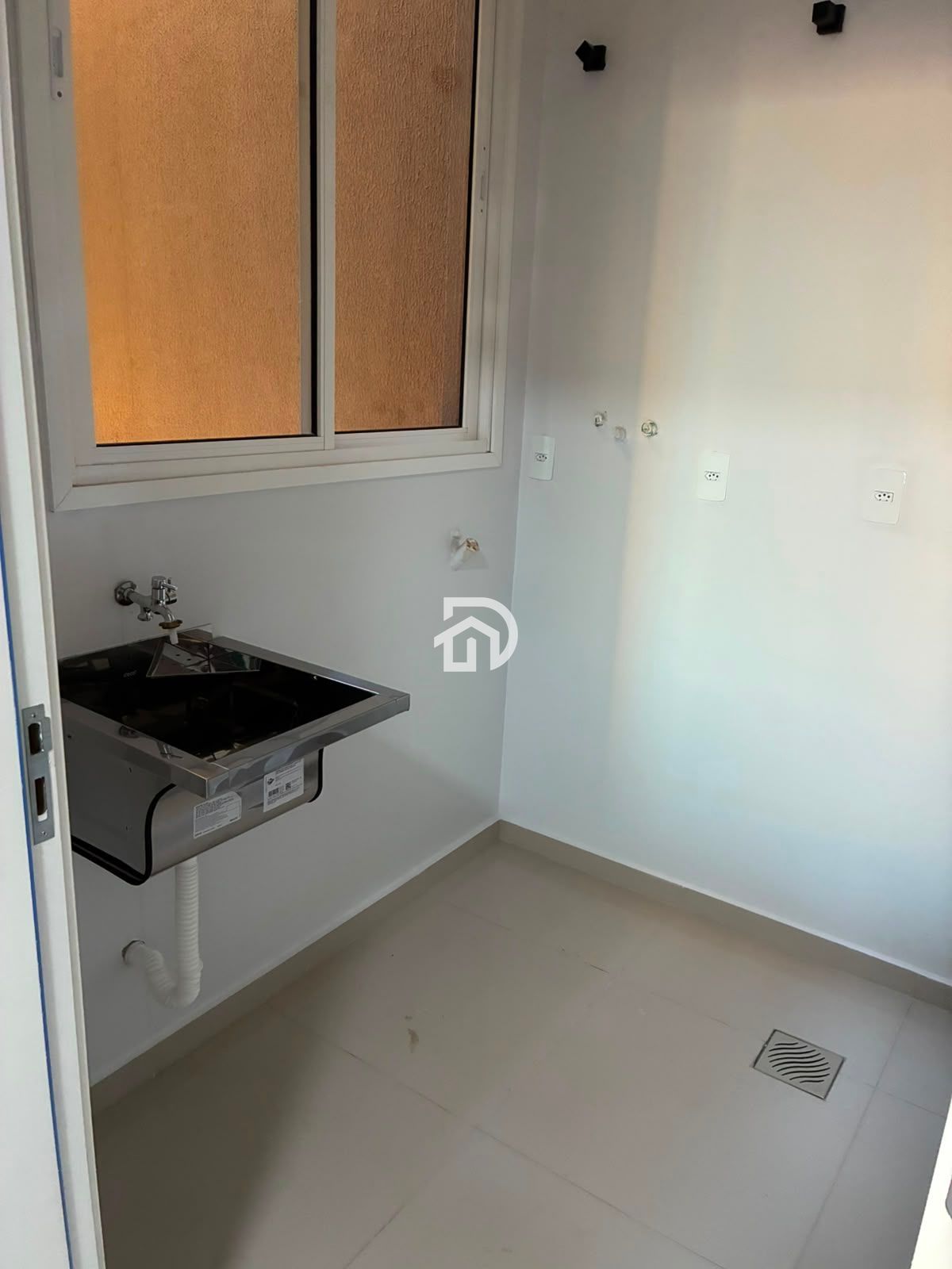 Apartamento com 2 Dormitórios à venda, 81 m² por R$ 450.000,00 Apartamento com 2 Dormitórios à venda, 81 m² por R$ 450.000,00