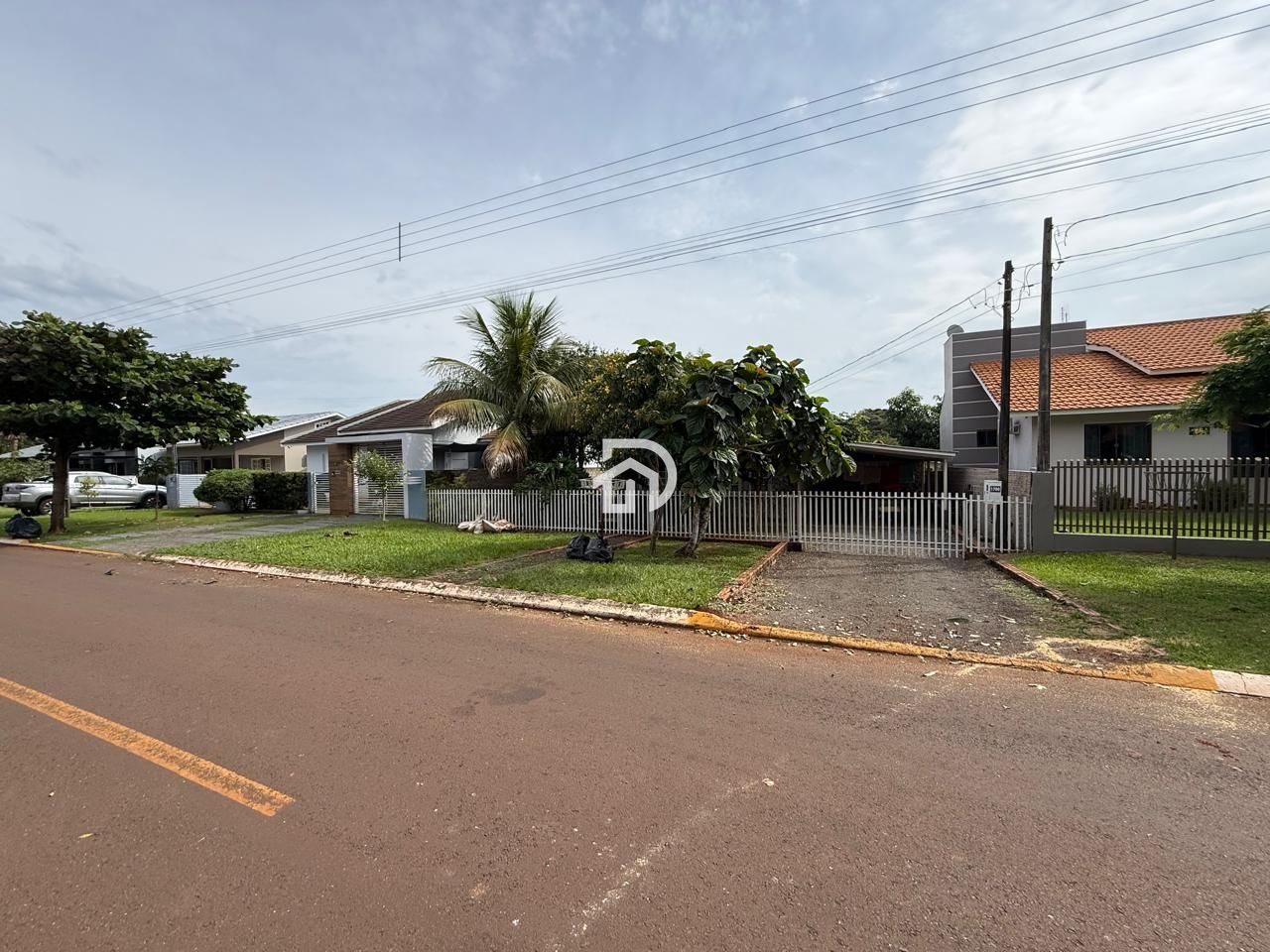 Casa a venda no centro de santa helena-pr