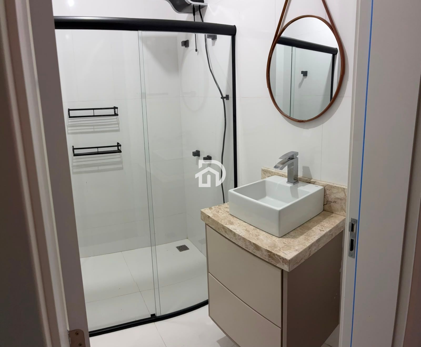 Apartamento com 2 Dormitórios à venda, 81 m² por R$ 450.000,00 Apartamento com 2 Dormitórios à venda, 81 m² por R$ 450.000,00