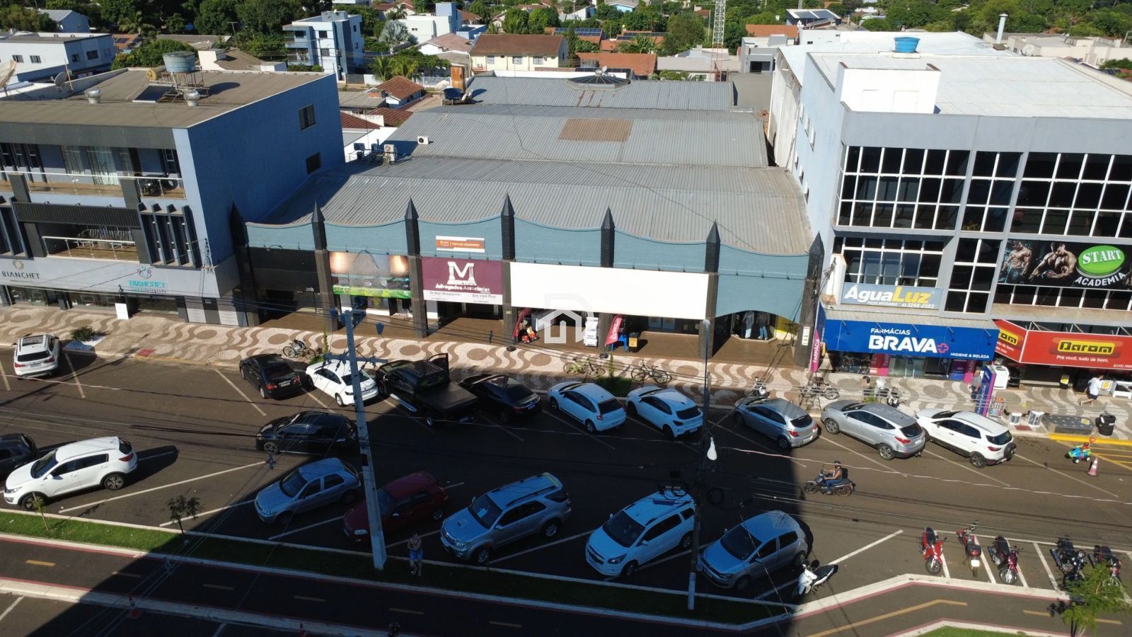 Prédio Comercial com 13 Salas a Venda em Santa Helena-PR