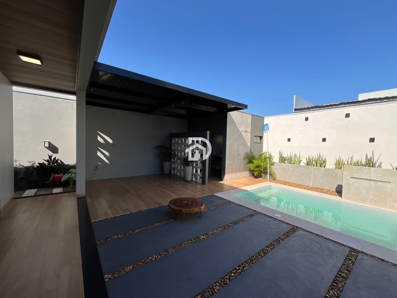 Excelente Casa Nova em Sub-Sede por R$980.000