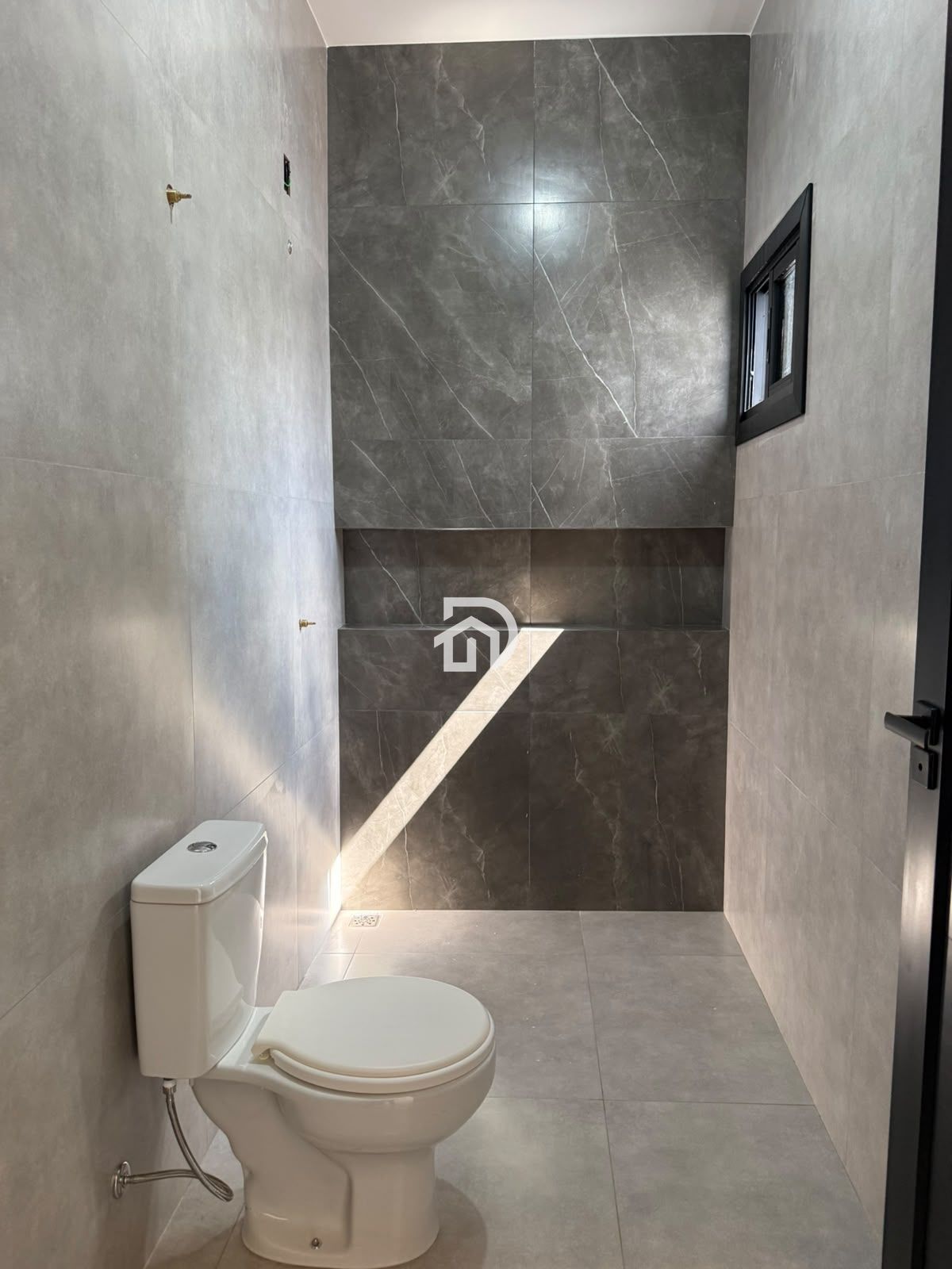 Casa com 2 Dormitórios à venda, 99 m² por R$ 550.000,00 Casa com 2 Dormitórios à venda, 99 m² por R$ 550.000,00