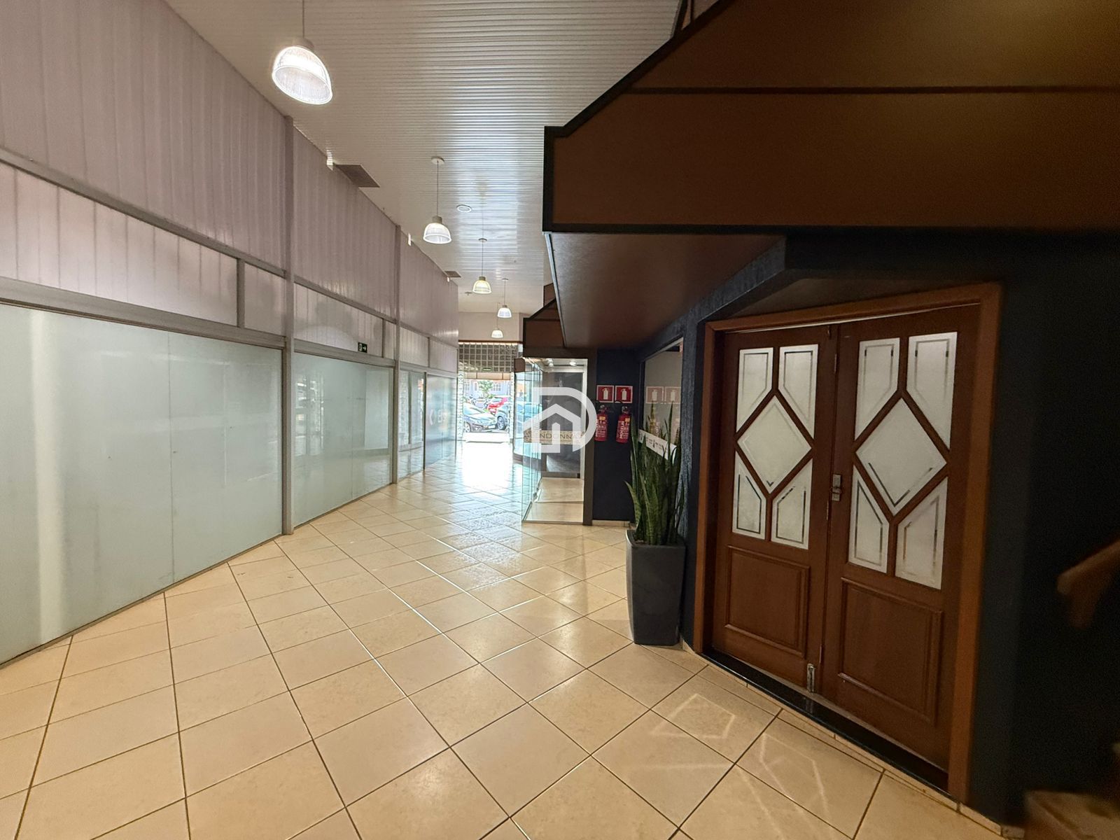Prédio Comercial com 13 Salas a Venda em Santa Helena-PR