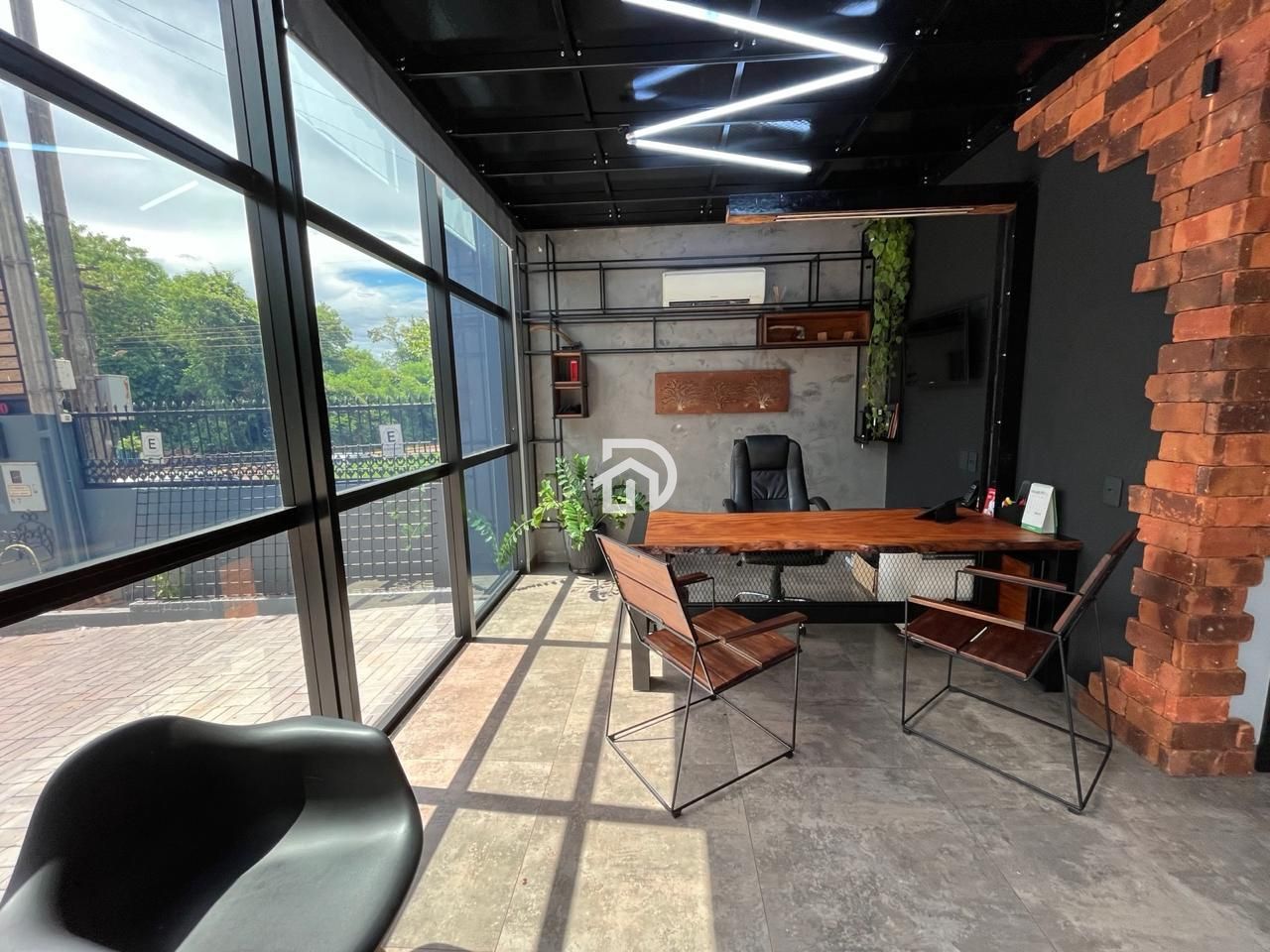 Barracão Industrial na Angelo Cattani por R$1.290.000