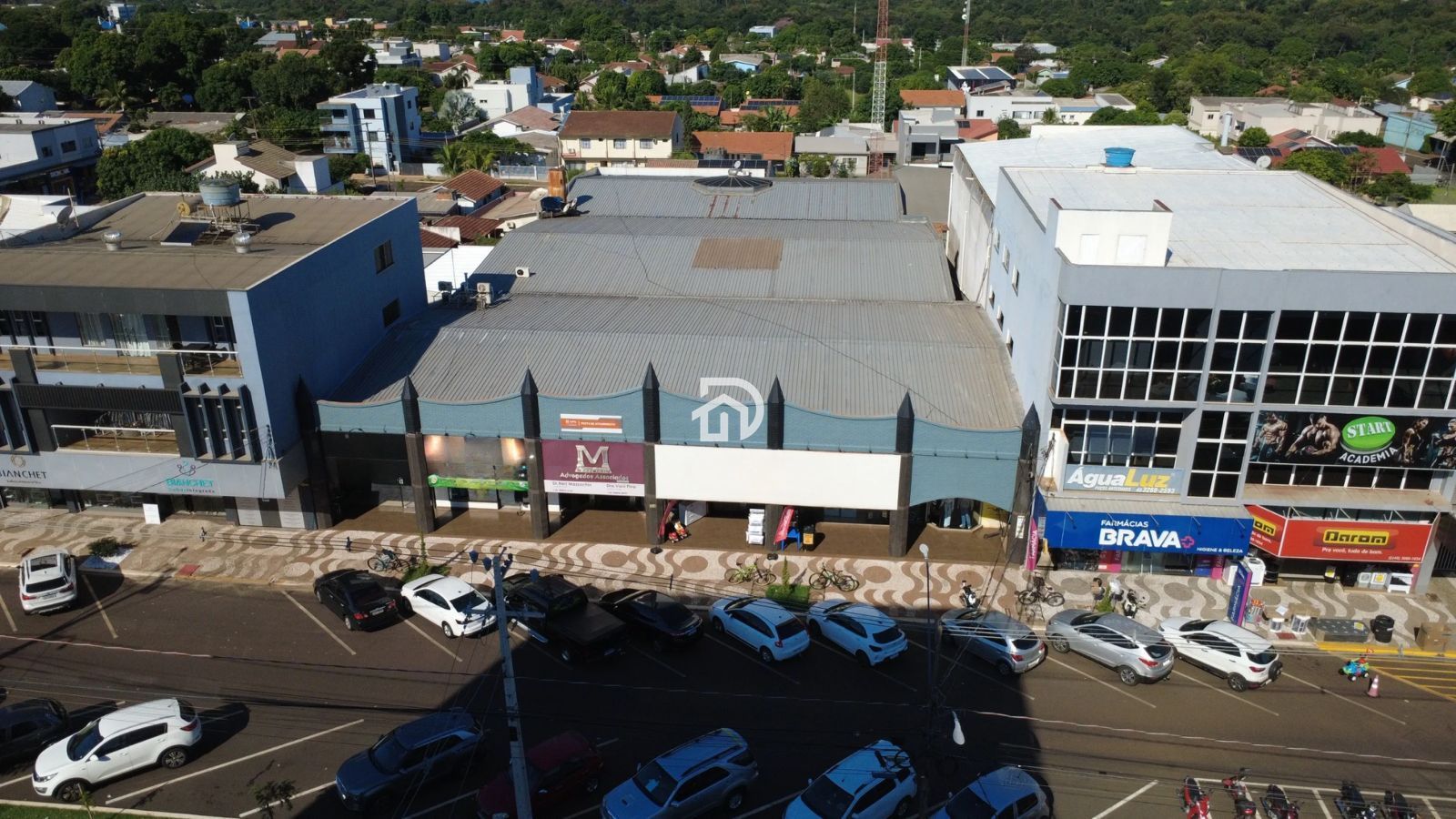 Prédio Comercial com 13 Salas a Venda em Santa Helena-PR