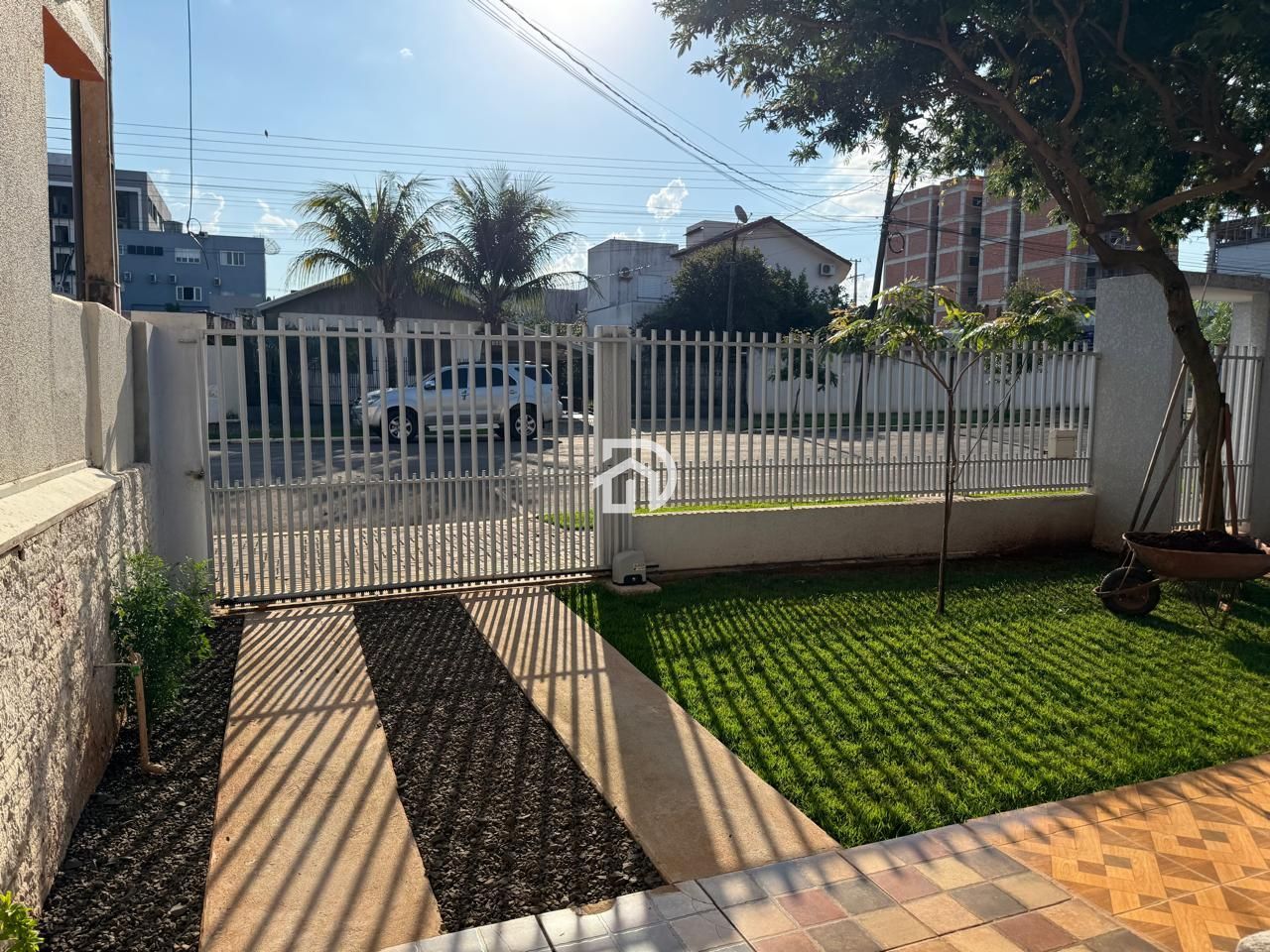 Casa com Edícula no Centro a Venda em Santa Helena-PR
