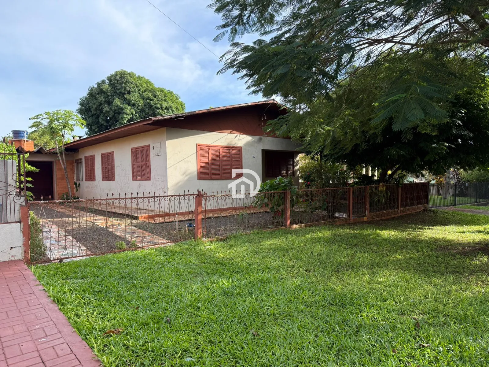 Casa à venda  no Centro - Santa Helena, PR. Imóveis