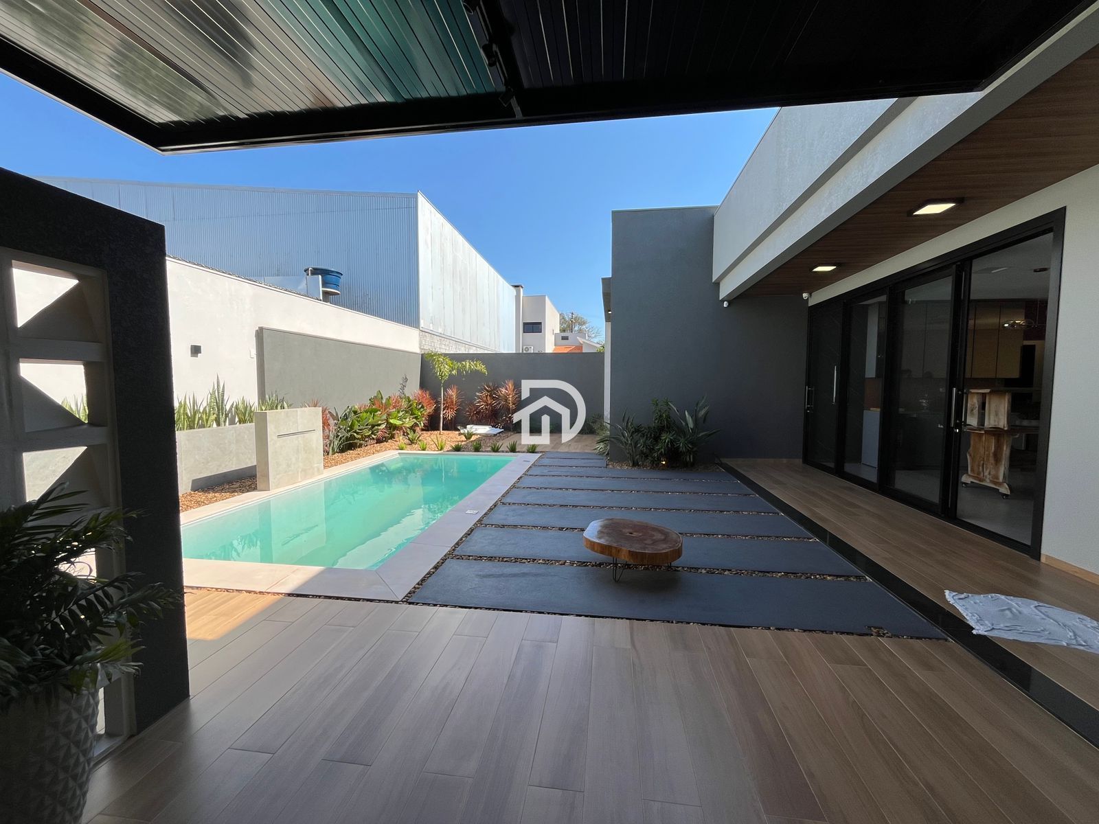 Excelente Casa Nova em Sub-Sede por R$980.000
