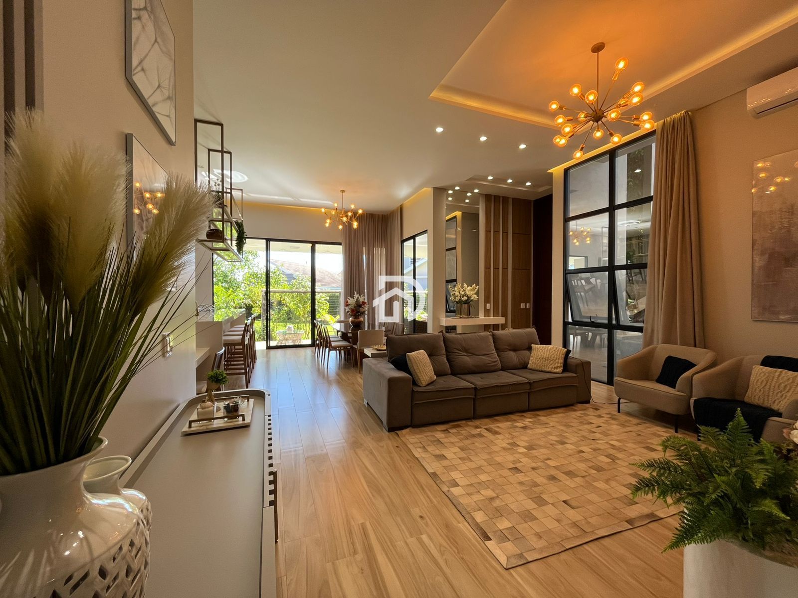 Esplêndida Casa nas Marinas por R$2.800.000