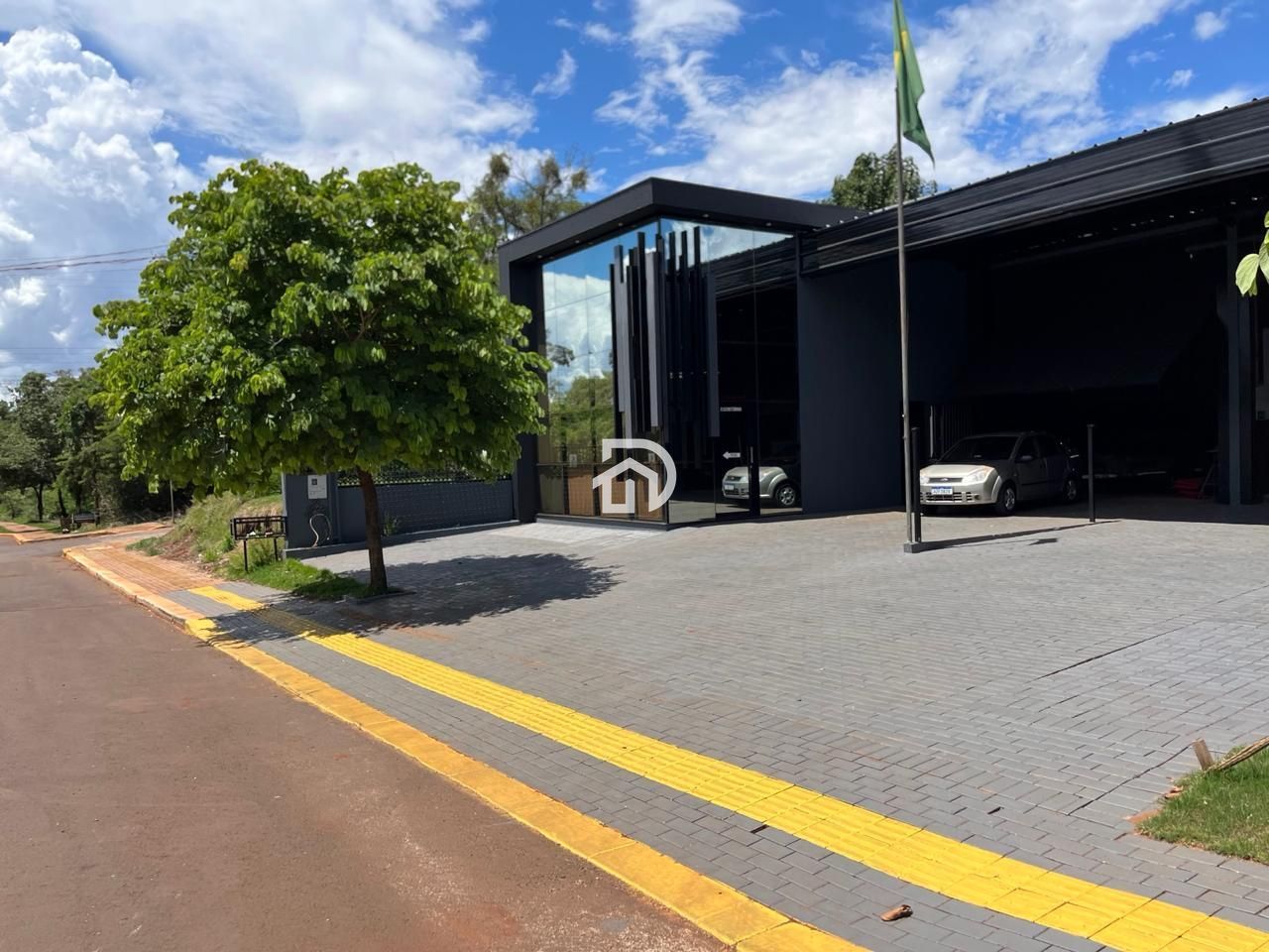 Barracão Industrial na Angelo Cattani por R$1.290.000