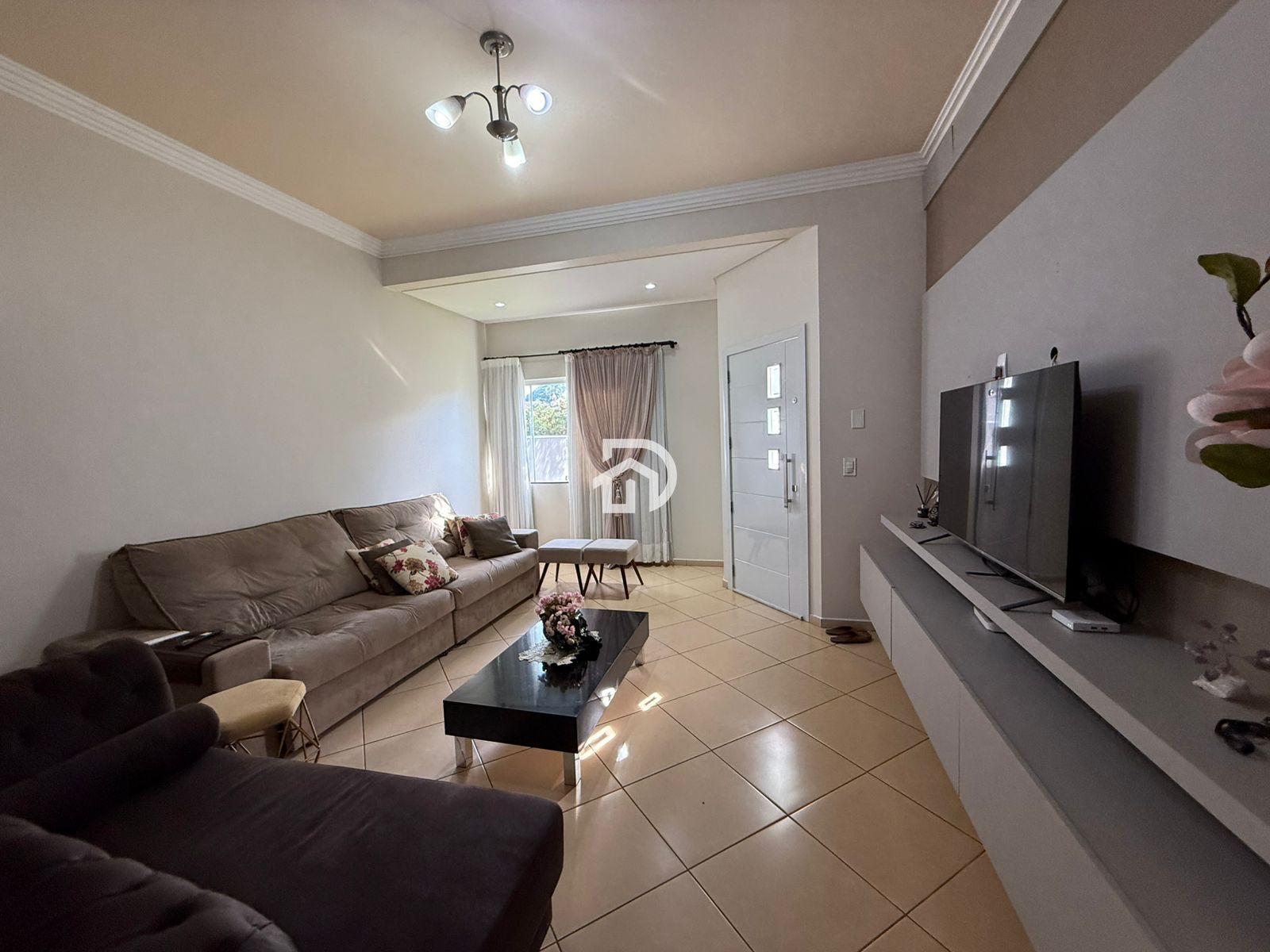Triplex por R$1.100.000 na Av. São Paulo em Santa Helena-PR
