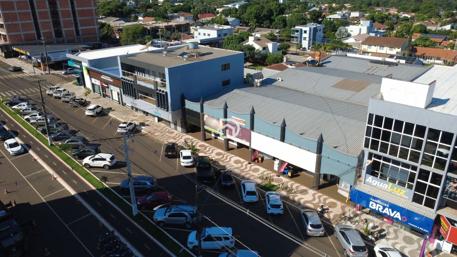 Prédio Comercial com 13 Salas a Venda em Santa Helena-PR
