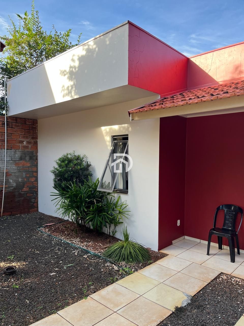 Casa com 2 Dormitórios à venda, 100 m² por R$ 300.000,00 Casa com 2 Dormitórios à venda, 100 m² por R$ 300.000,00