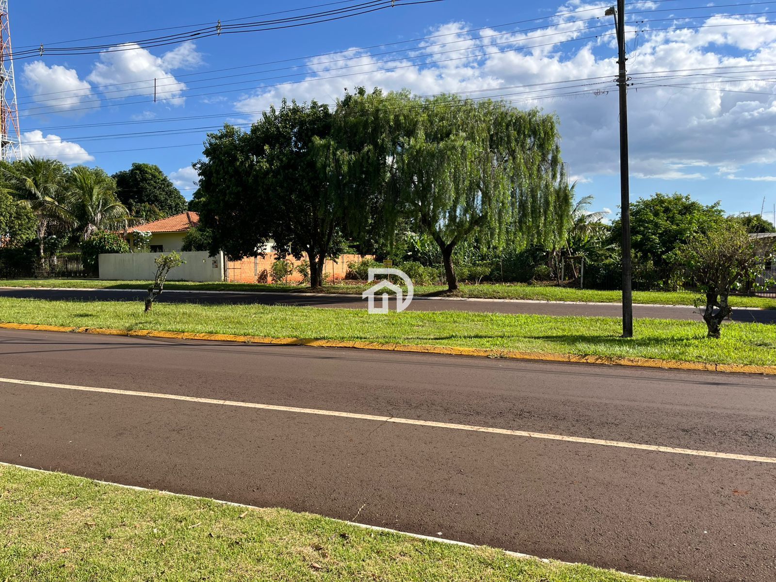 Terreno na av. Curitiba por R$490.000