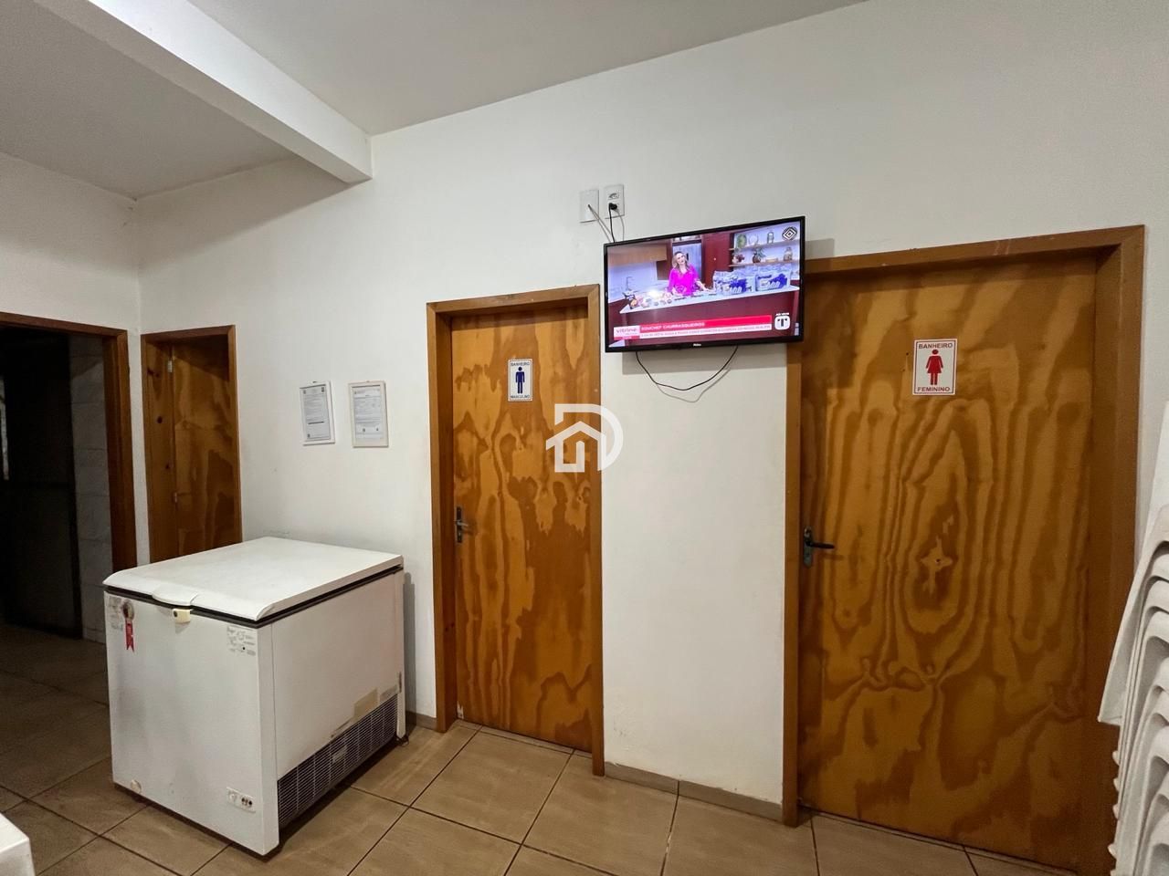 Prédio Comercial com Lanchonete a Venda na Angelo Cattani