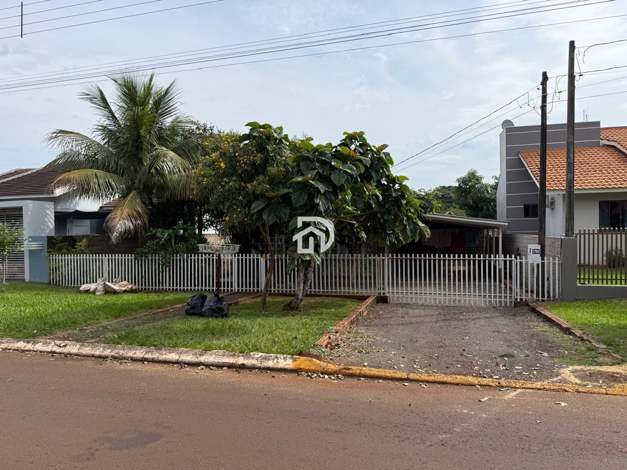 Casa a venda no centro de santa helena-pr