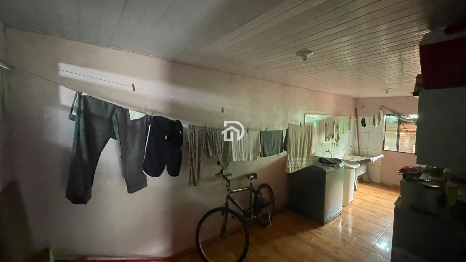 Casa a venda na av. Paraná em santa helena-pr.
