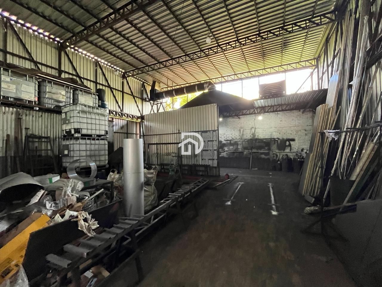 Barracão industrial na angelo cattani por R$1.290.000