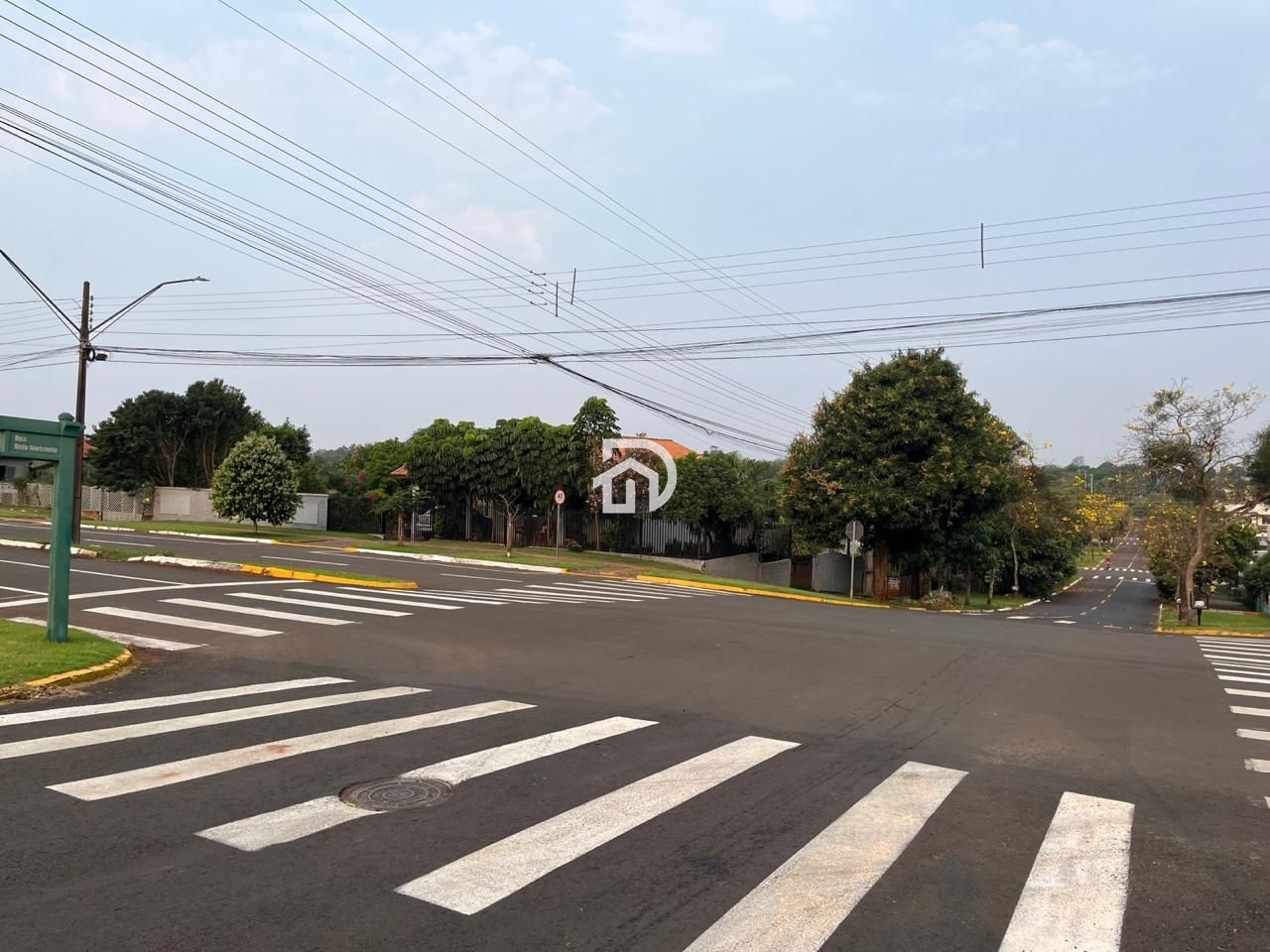 Terreno na av. Paraná por R$180.000