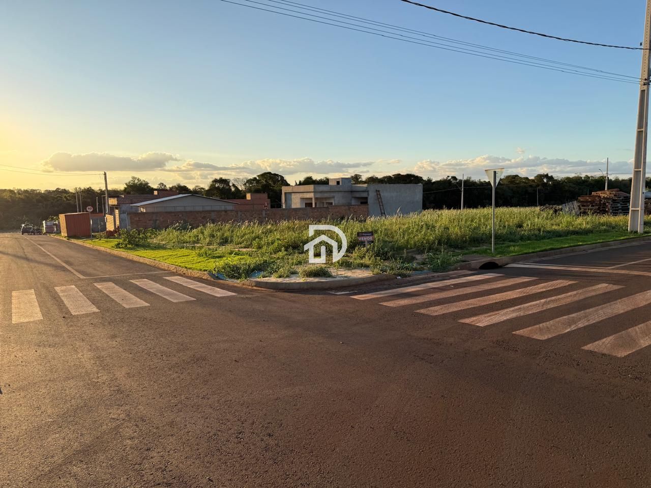 Terreno com 30m de Frente a Venda na Avenida São Paulo em Santa Helena - PR