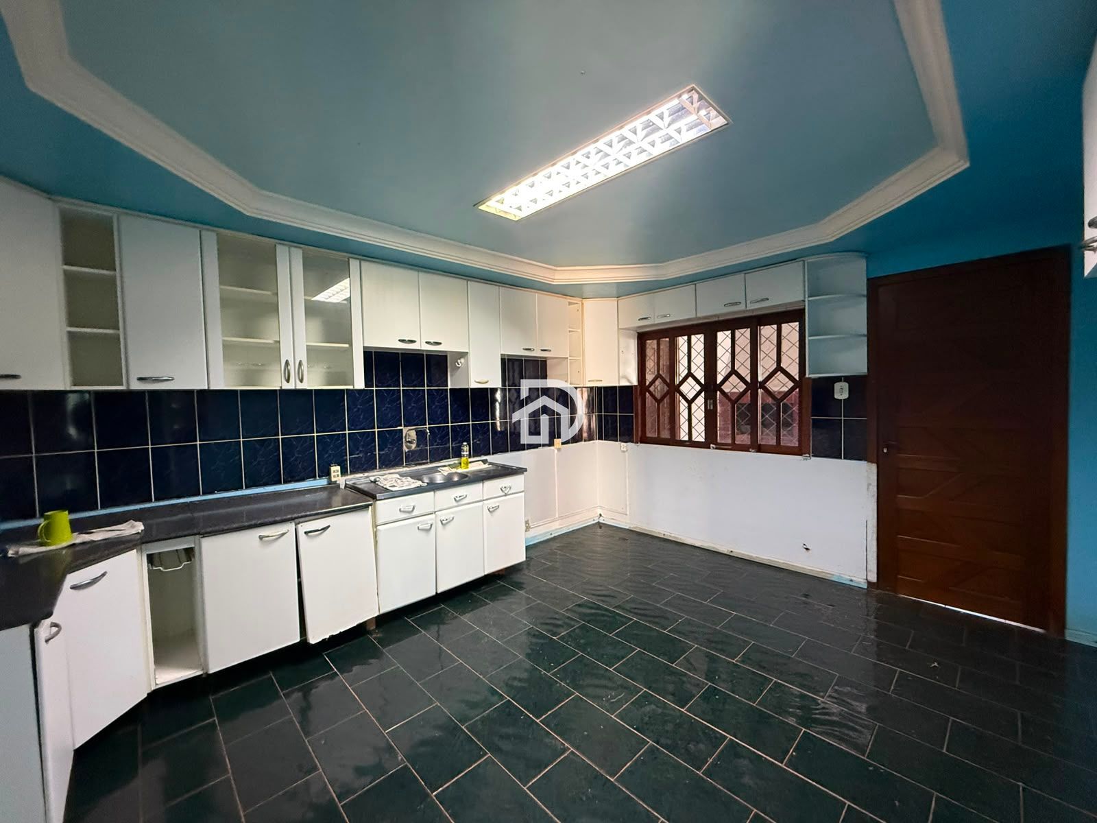 Casa com 2 Dormitórios à venda, 226 m² por R$ 700.000,00 Casa com 2 Dormitórios à venda, 226 m² por R$ 700.000,00