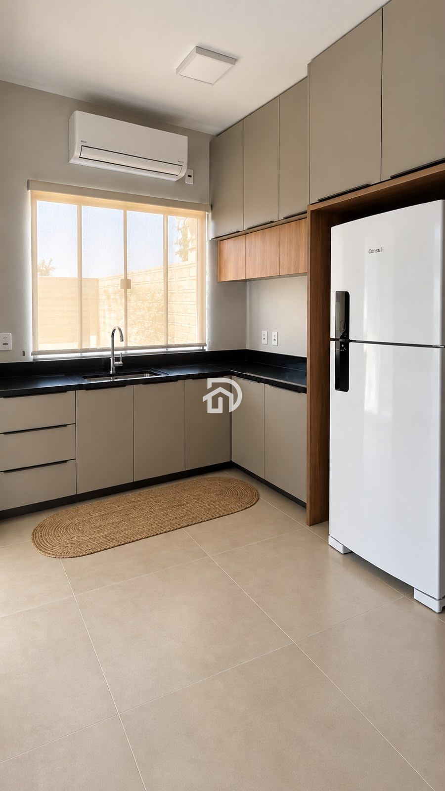 Casa com 2 Dormitórios à venda, 100 m² por R$ 570.000,00 Casa com 2 Dormitórios à venda, 100 m² por R$ 570.000,00