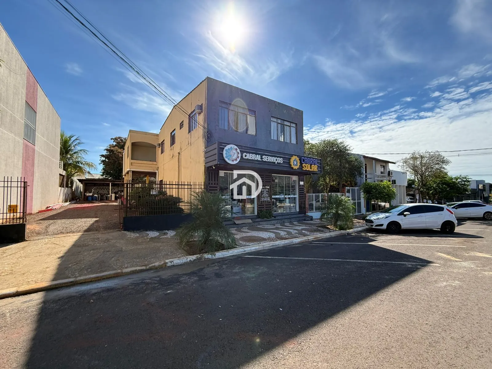 Prédio comercial/residencial à venda  no Centro - Santa Helena, PR. Imóveis