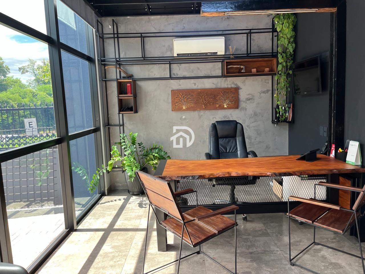 Barracão Industrial na Angelo Cattani por R$1.290.000