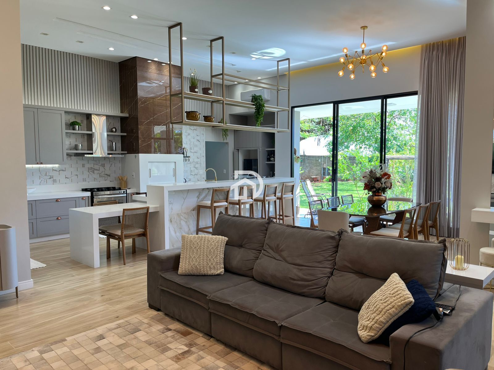 Esplêndida Casa nas Marinas por R$2.800.000