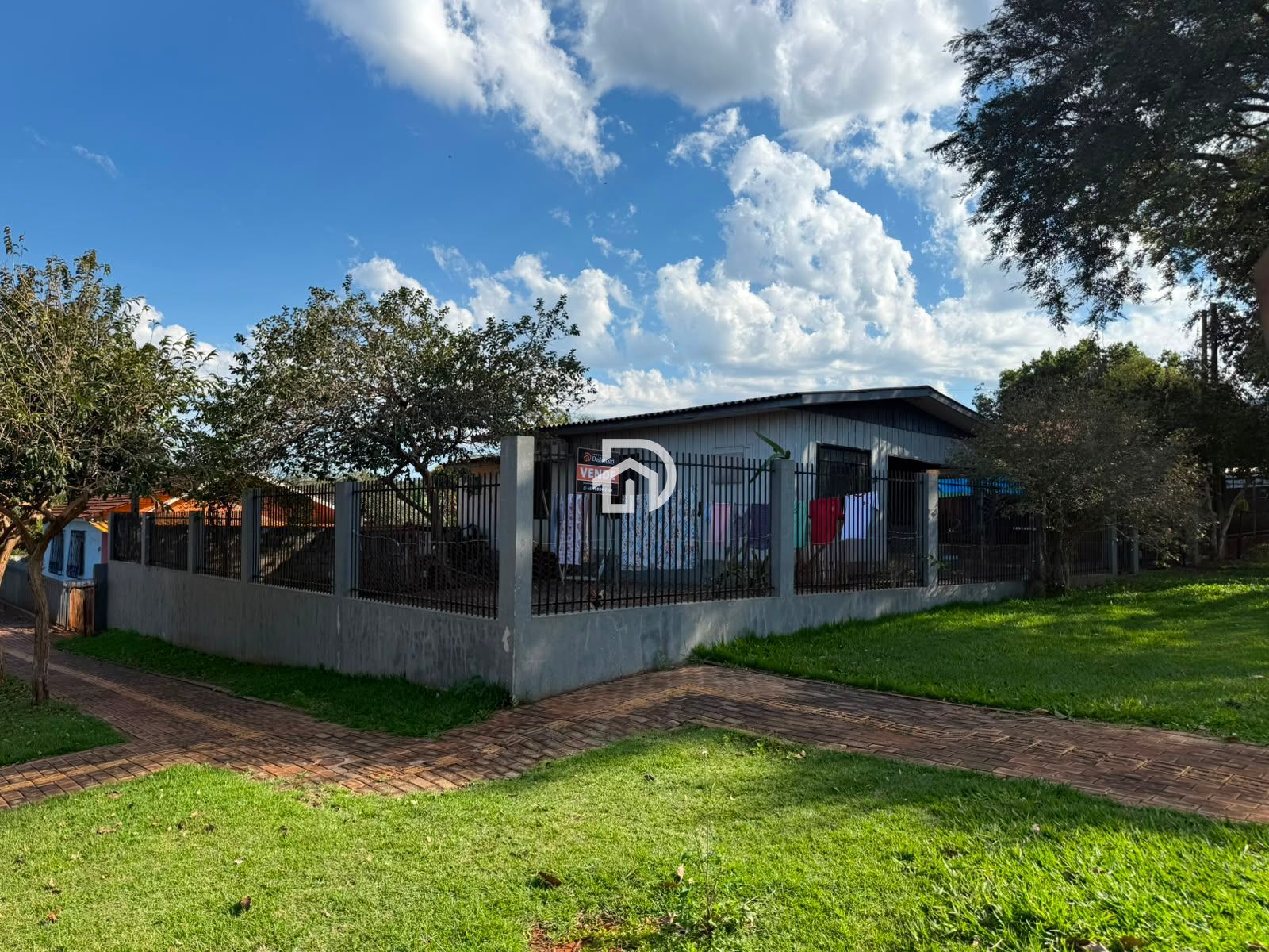 Casa à venda  no Centro - Santa Helena, PR. Imóveis