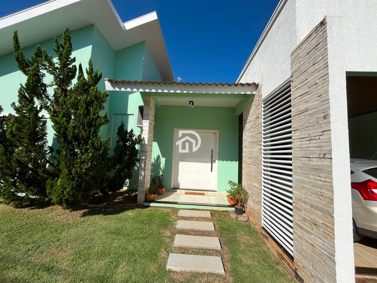 Casa por R$550.000 no Santa Cecília em Santa Helena-PR