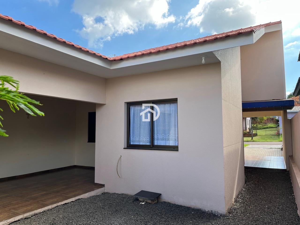 Casa semi-nova em santa helena por R$550.000