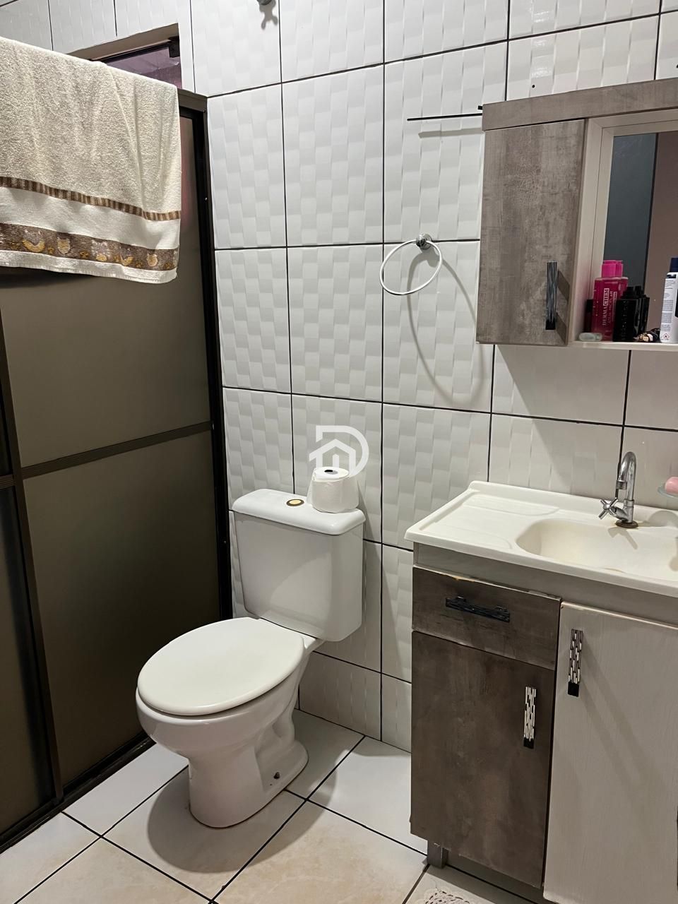 Casa com 2 Dormitórios à venda, 100 m² por R$ 300.000,00 Casa com 2 Dormitórios à venda, 100 m² por R$ 300.000,00