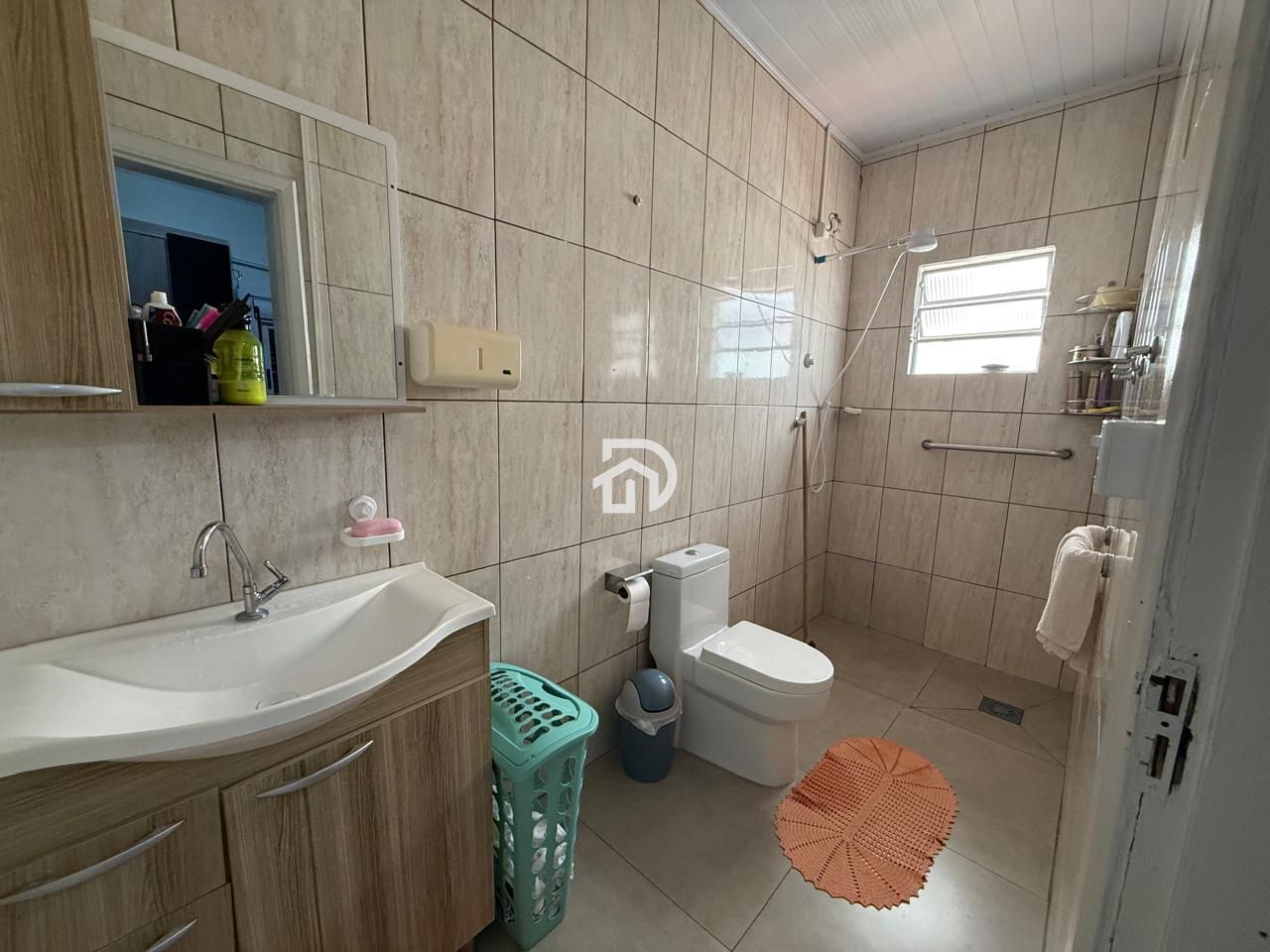 Casa com Edícula no Centro a Venda em Santa Helena-PR