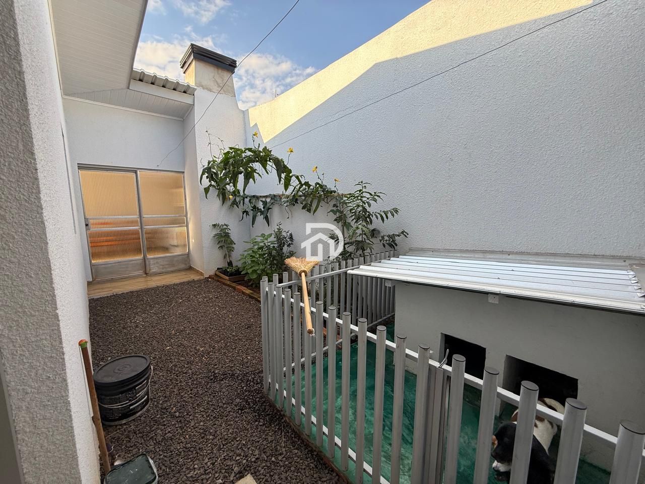 Casa com Edícula no Centro a Venda em Santa Helena-PR