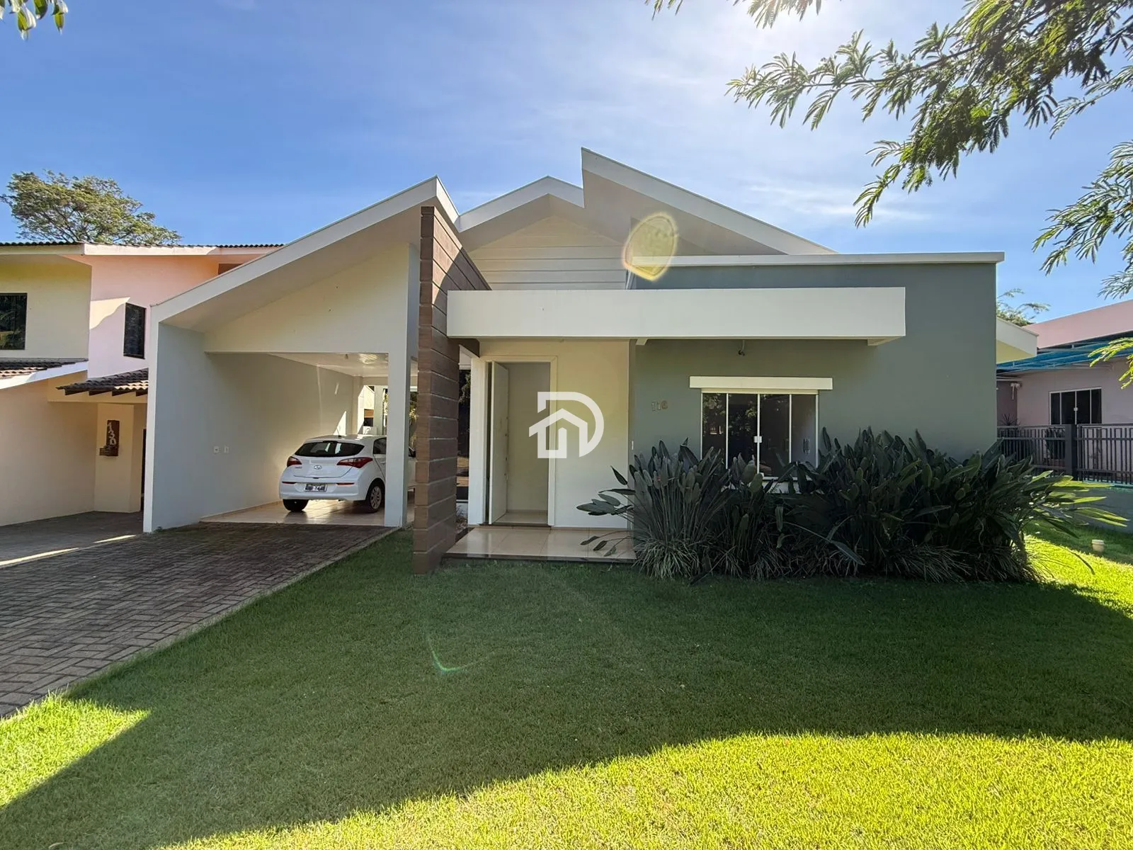 Casa à venda  no Interlagos - Santa Helena, PR. Imóveis