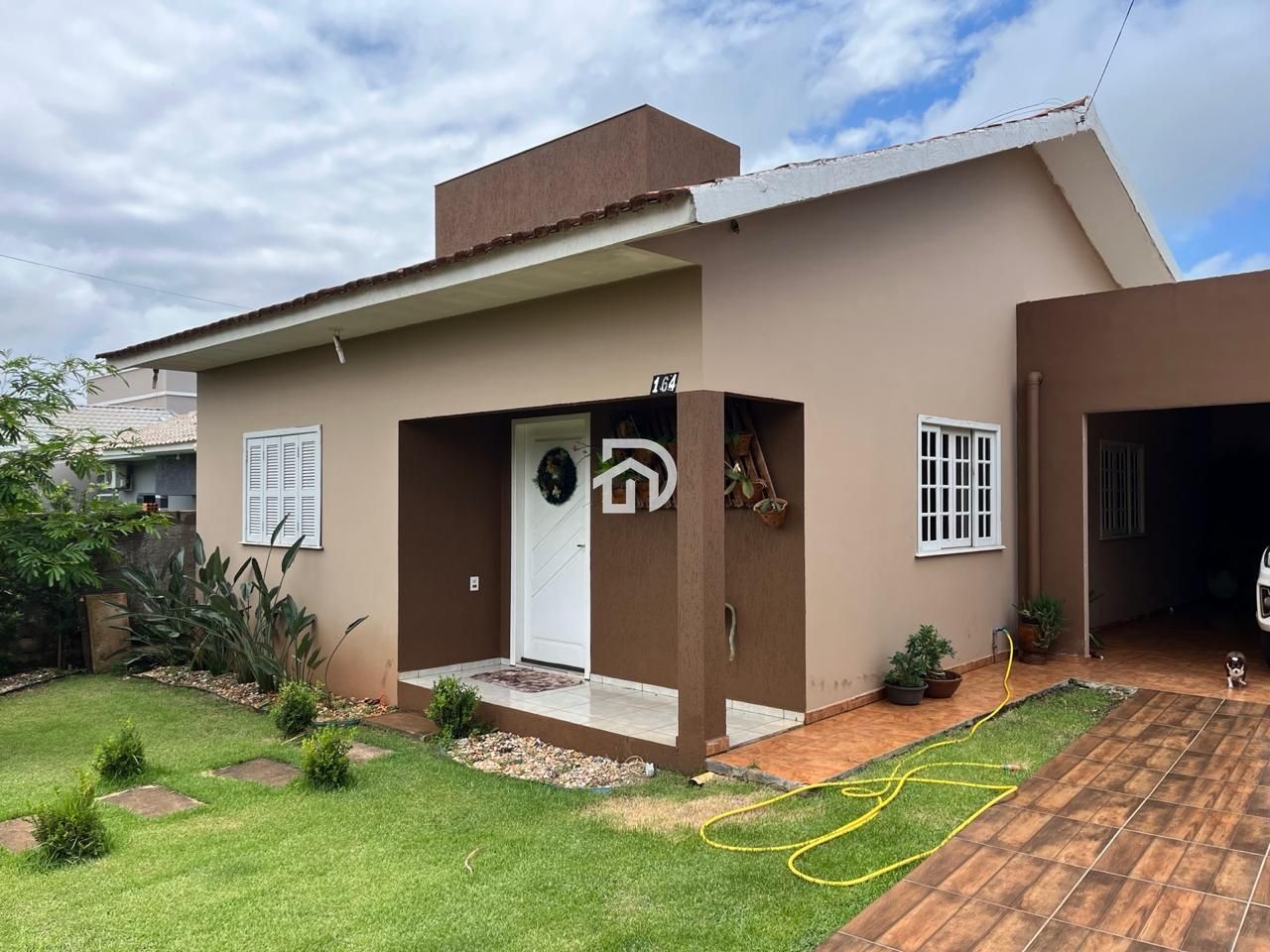 Casa por R$630.000 na Rua Santo Antonio