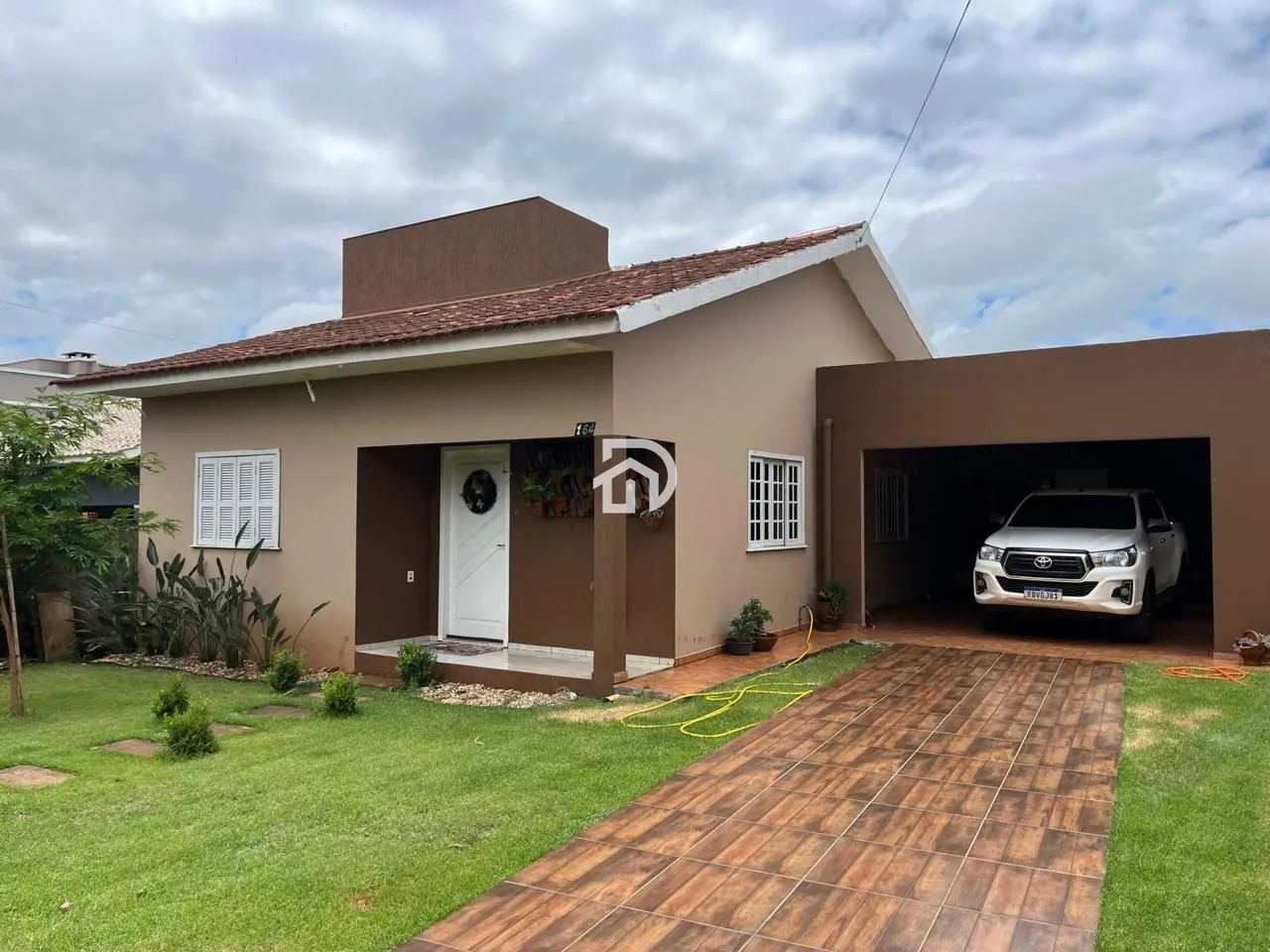 Casa com 3 Dormitórios à venda, 184 m² por R$ 630.000,00 Casa com 3 Dormitórios à venda, 184 m² por R$ 630.000,00