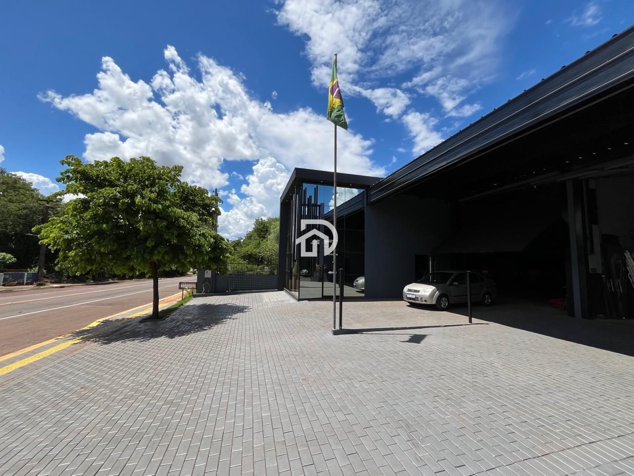 Barracão Industrial na Angelo Cattani por R$1.290.000