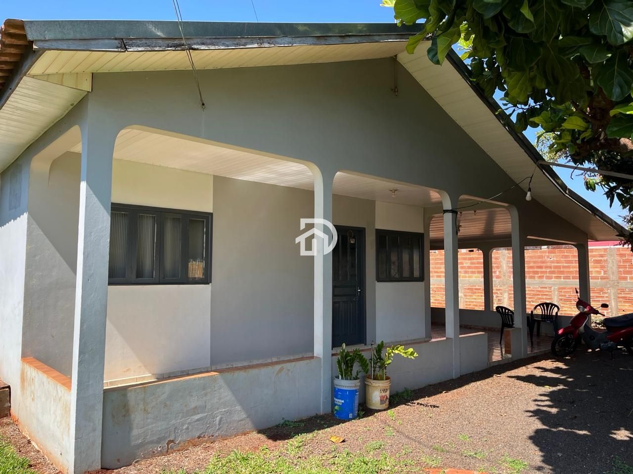Casa por R$400.000 com 120m² na Moreninha