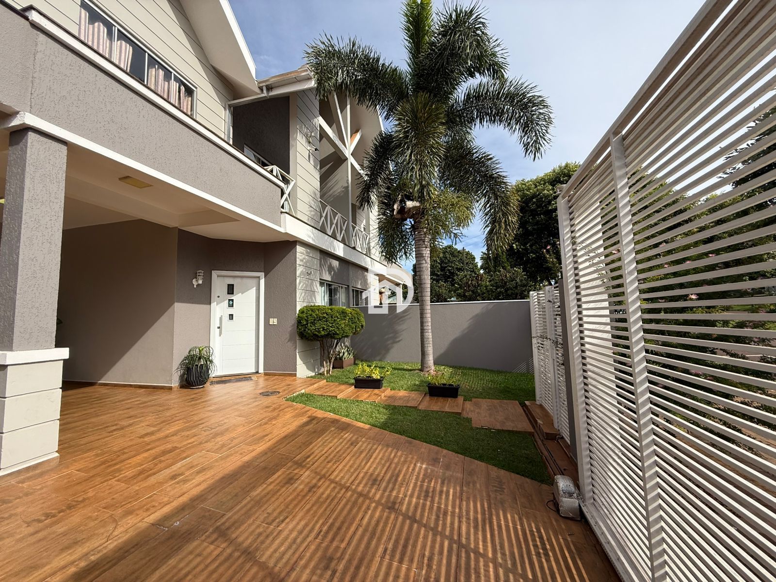 Triplex por R$1.100.000 na Av. São Paulo em Santa Helena-PR