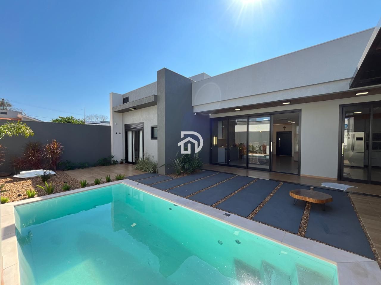 Excelente Casa Nova em Sub-Sede por R$980.000