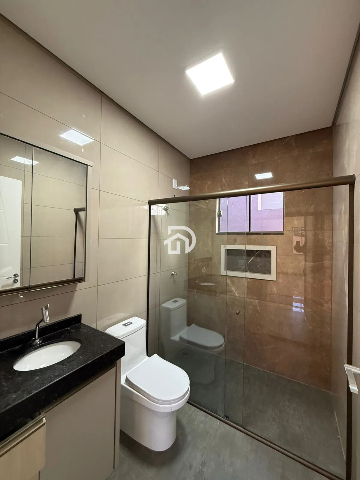 Casa com 3 Dormitórios à venda, 125 m² por R$ 750.000,00 Casa com 3 Dormitórios à venda, 125 m² por R$ 750.000,00