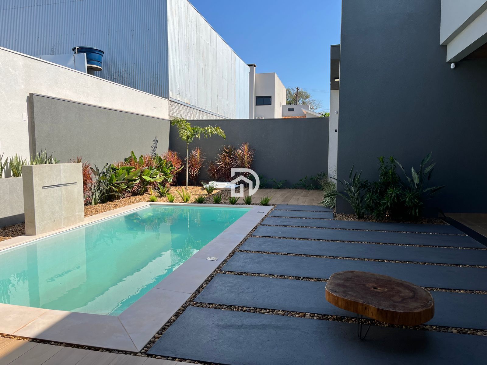 Excelente Casa Nova em Sub-Sede por R$980.000