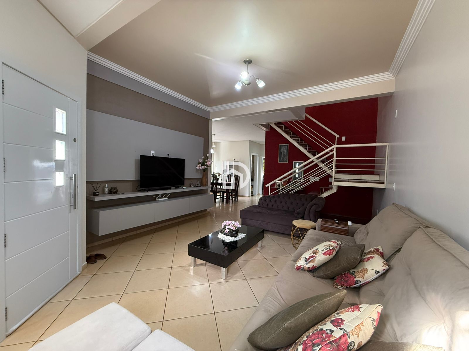 Triplex por R$1.100.000 na Av. São Paulo em Santa Helena-PR
