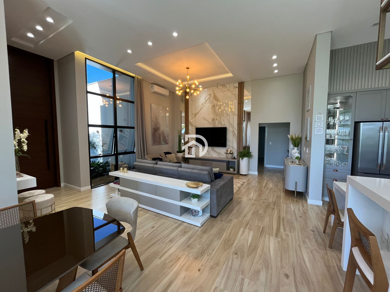 Esplêndida Casa nas Marinas por R$2.800.000