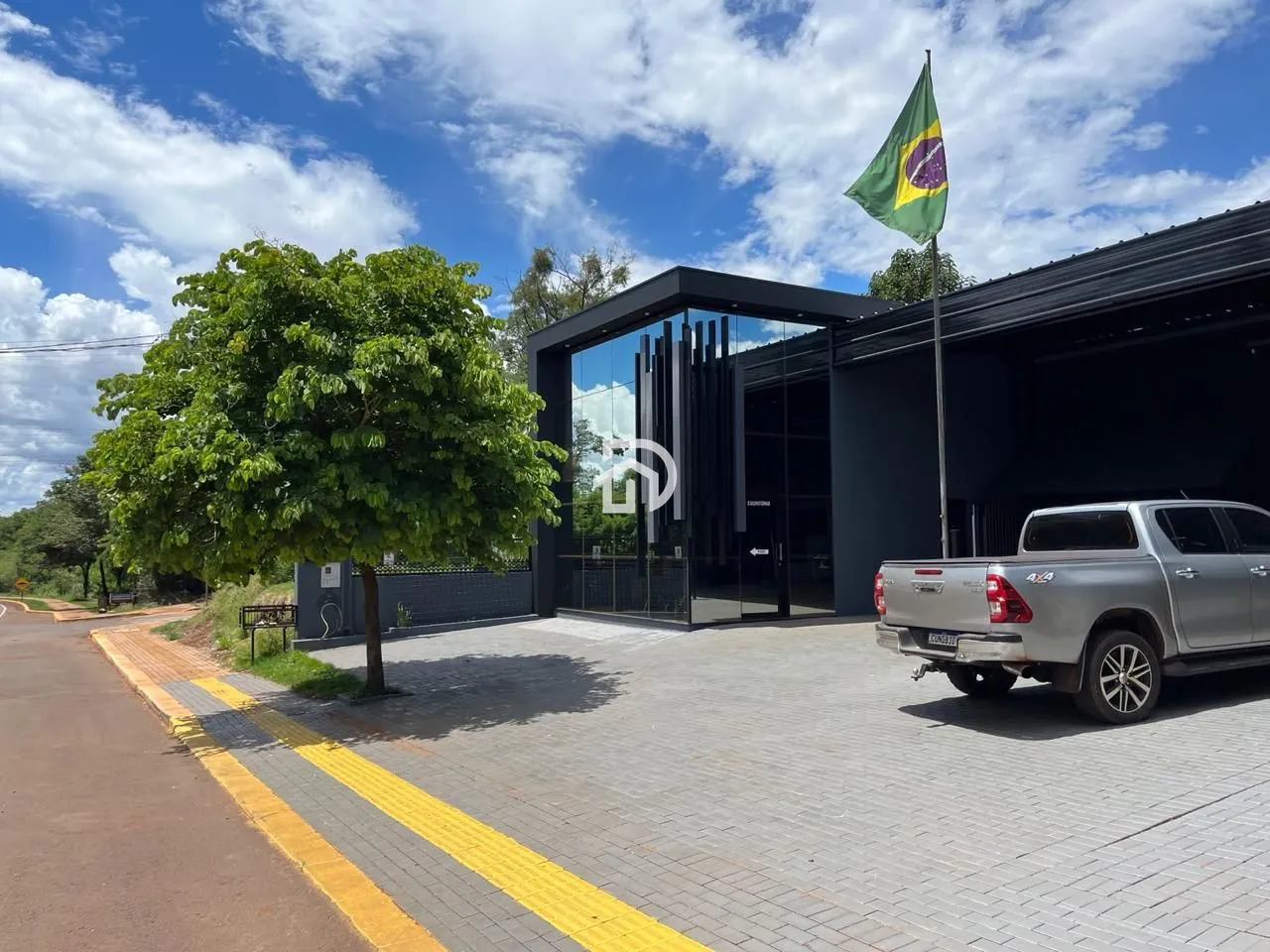 Prédio comercial/residencial à venda  no Parque Industrial Argemiro Antonio - Santa Helena, PR. Imóveis