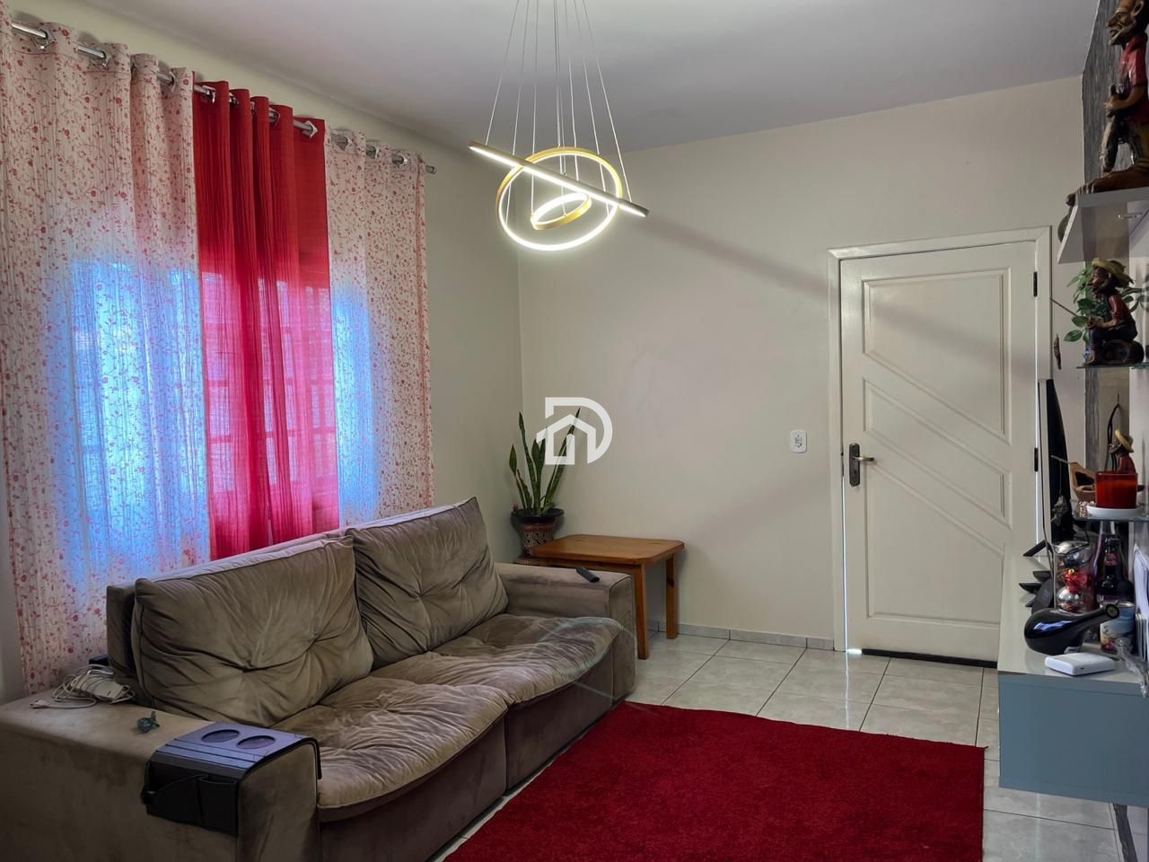Casa por R$630.000 na rua santo antonio