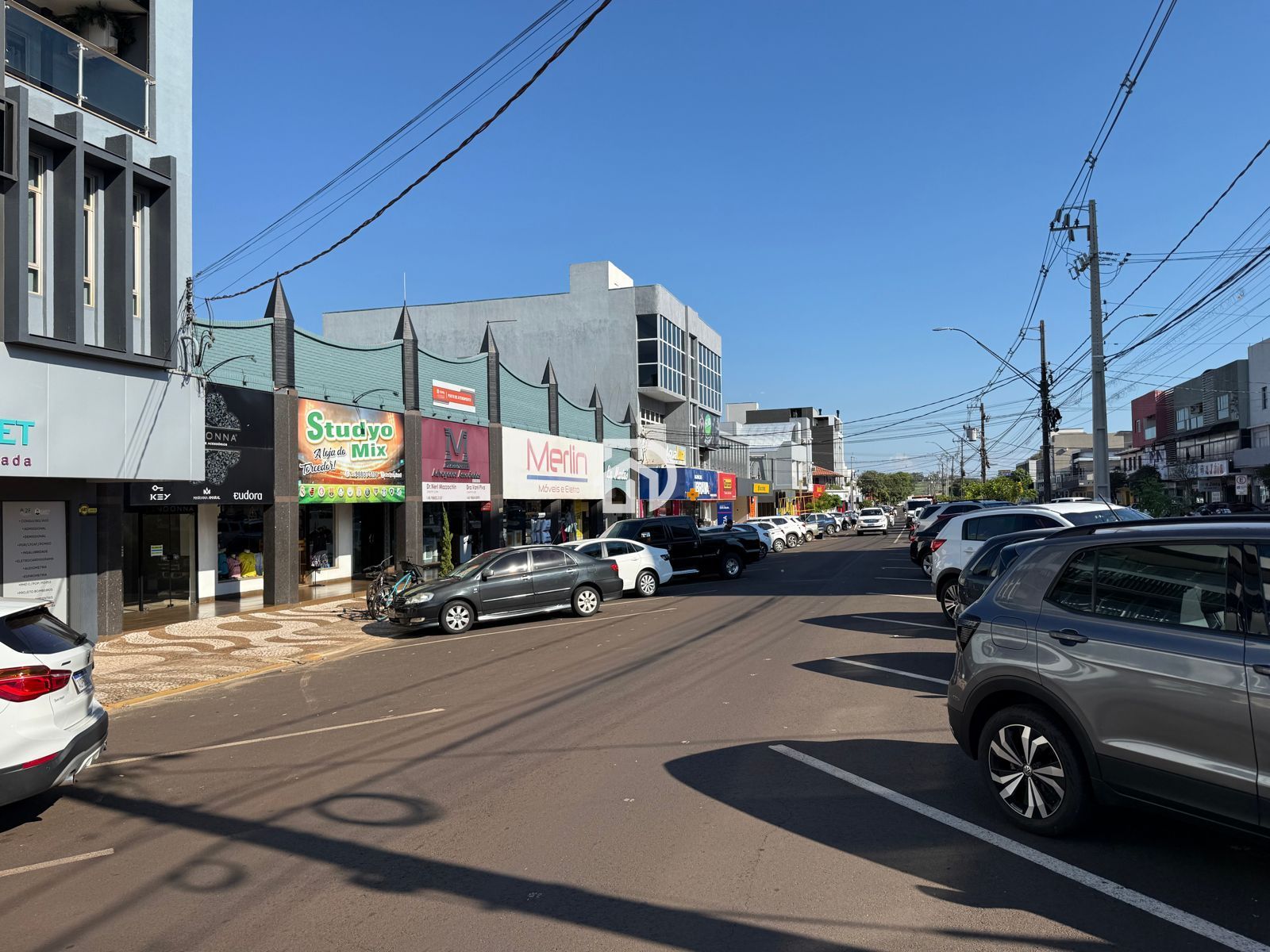Prédio Comercial com 13 Salas a Venda em Santa Helena-PR